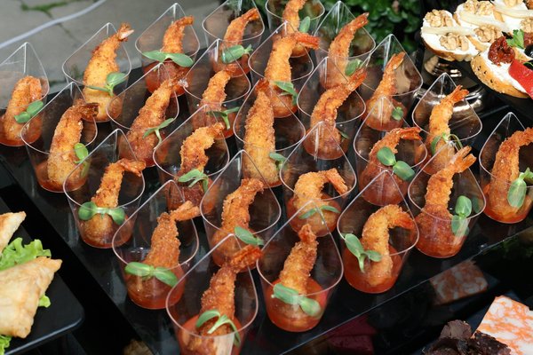 Choosing the ideal kitchen sink size to suit your family"s specific requirements